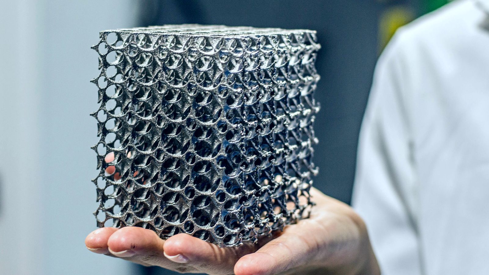What are the Pros and Cons of 3D Metal Printing?